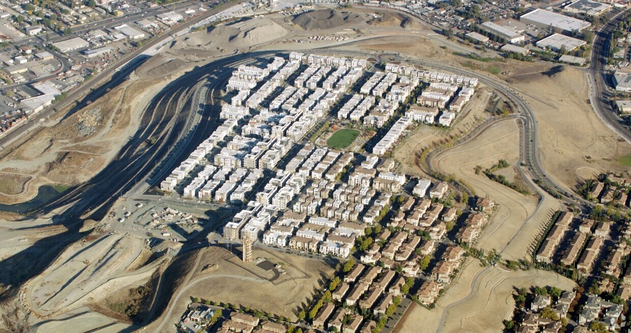 Aerial Photo - Latitude at Communications Hill