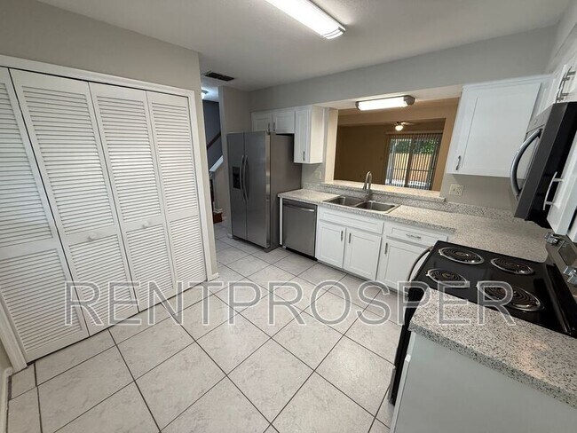 Foto del edificio - 4435 Brook Hollow Cir