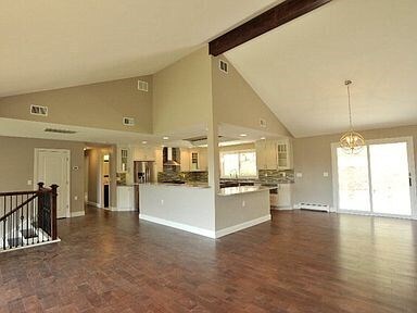 Building Photo - 888 Upland Dr