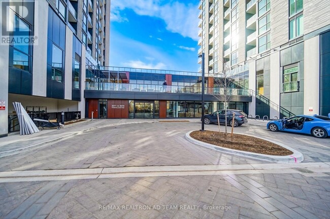 Building Photo - 3079 Trafalgar Rd