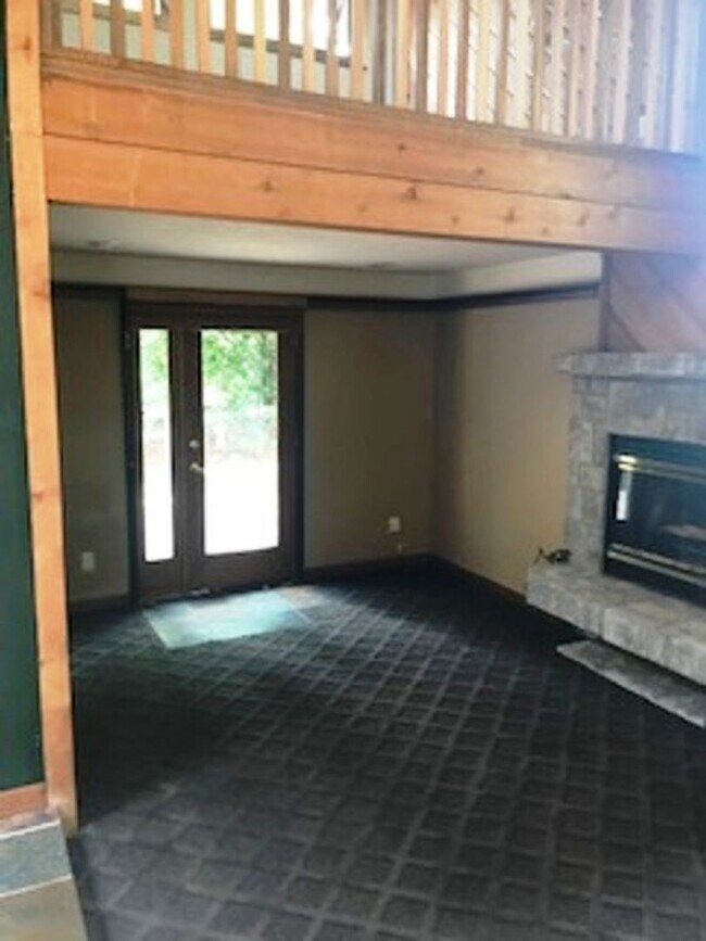 Building Photo - 3Bd/2Ba Single Story Home-Available soon!
