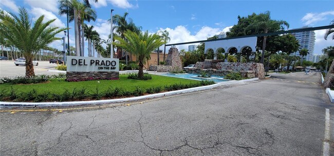 Foto del edificio - 18011 Biscayne Blvd