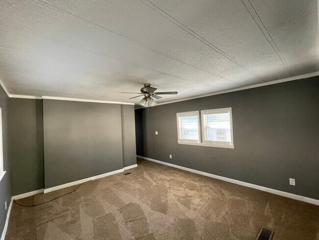 Building Photo - 122 Countryside Ln