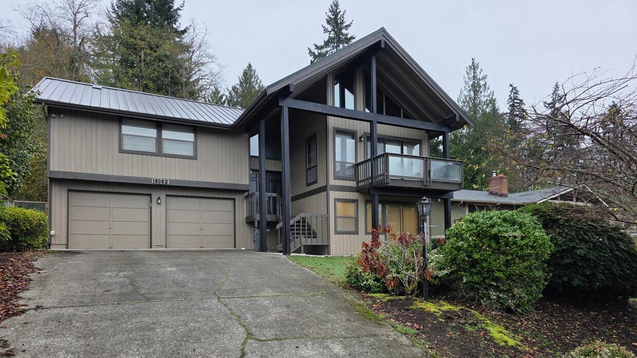 Foto principal - 4 Bedroom Poulsbo Home