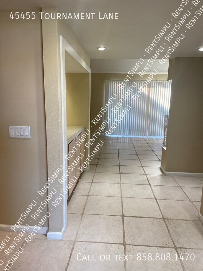 Building Photo - 3BR + Den/2BA Temecula Pool Home
