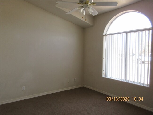 Building Photo - 3684 N Willow Rd