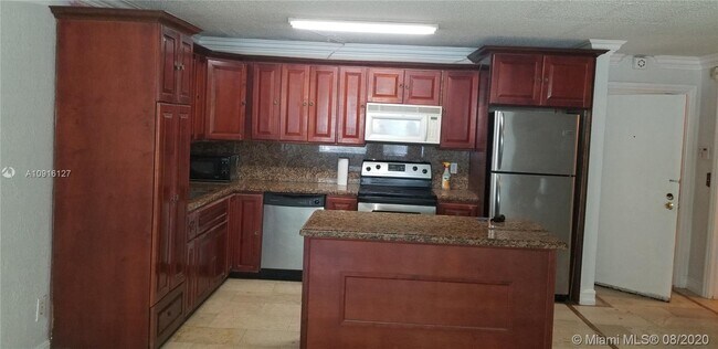 Building Photo - 14840 Naranja Lakes Blvd