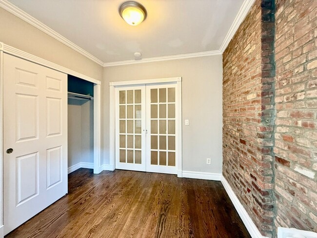 Foto del edificio - 382 E 10th St