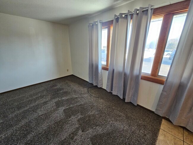 Foto del edificio - 3515 Pheasant Ln