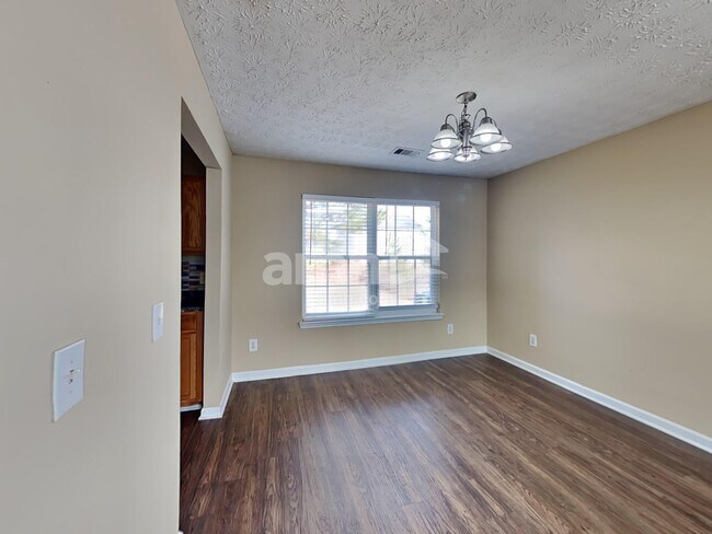 Foto del edificio - 1670 Ivey Pointe Ct