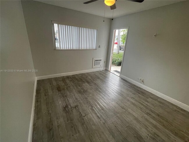 Foto del edificio - 2161 NE 42nd St