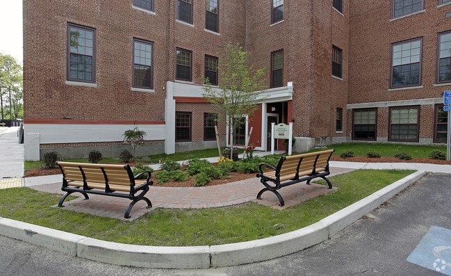 Building Photo - Residences at the Park