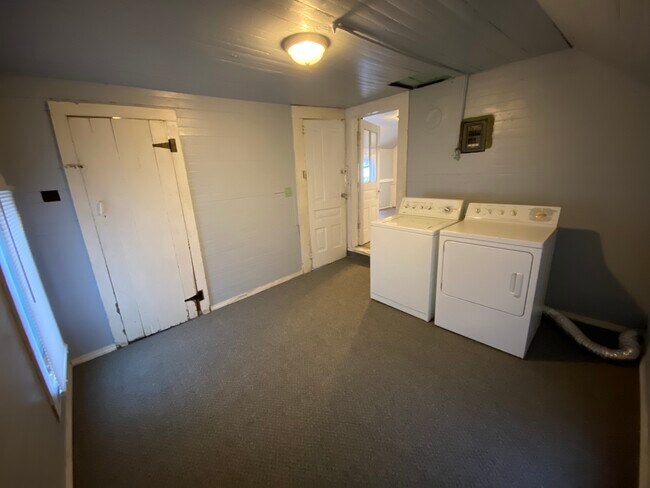 Foto del edificio - 1057 Alpine Ave NW