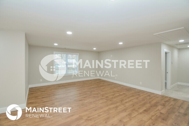 Building Photo - 115 Green Meadow Dr