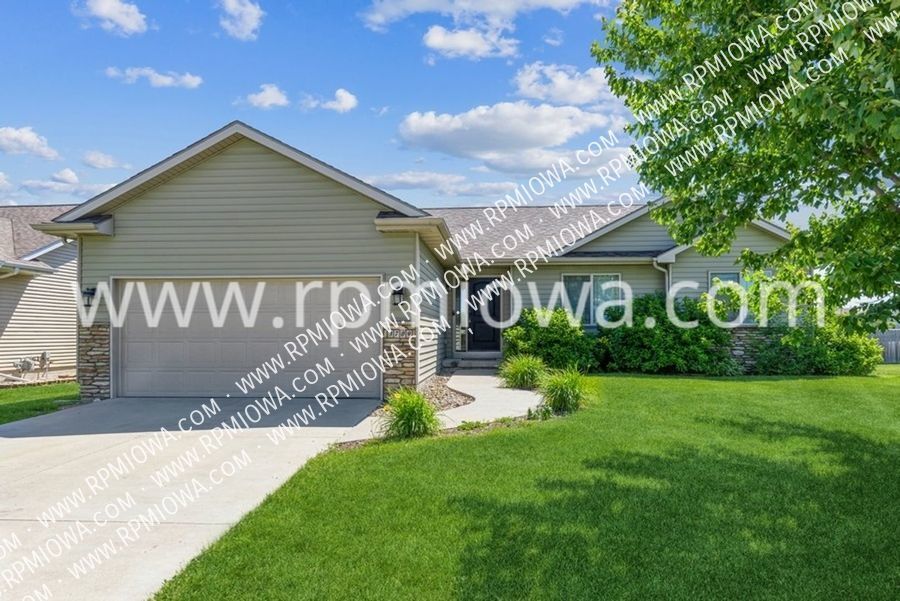 Primary Photo - NORTH ANKENY HOME!! 4 Bedroom, 2.5 Bathroo...