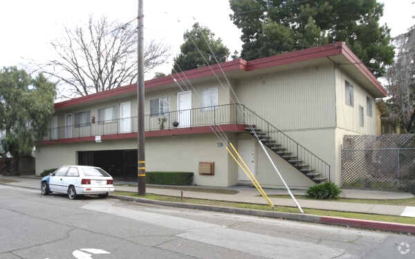 Foto del edificio - 602 Cypress Ave