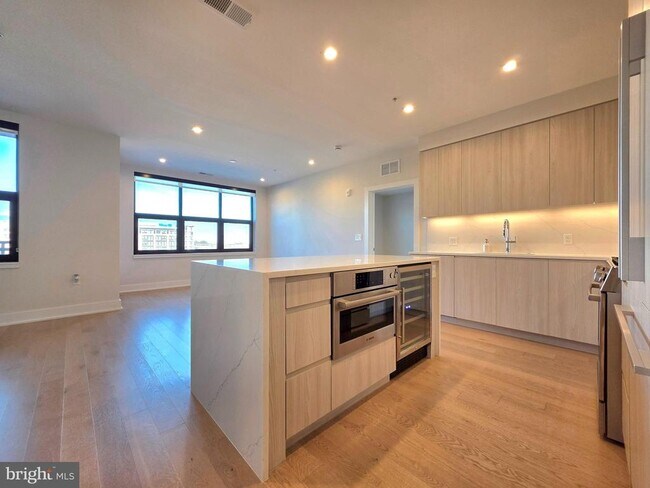 Foto del edificio - 737 Swann Ave