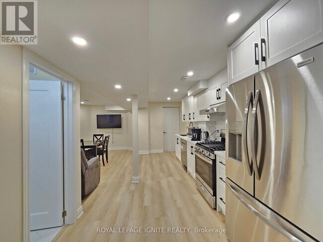 Building Photo - 6 Timmins St