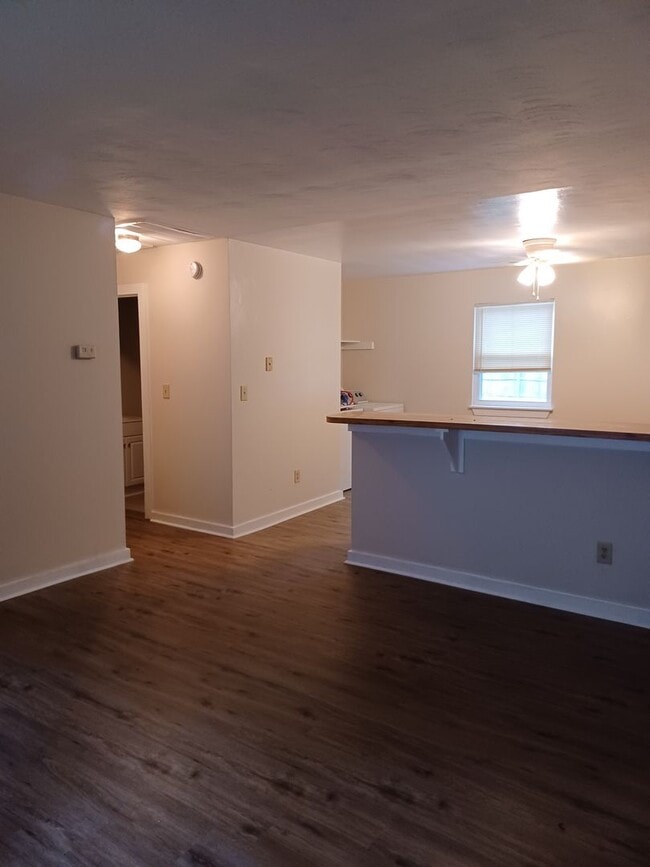 Building Photo - 469/471 Rudder Rd