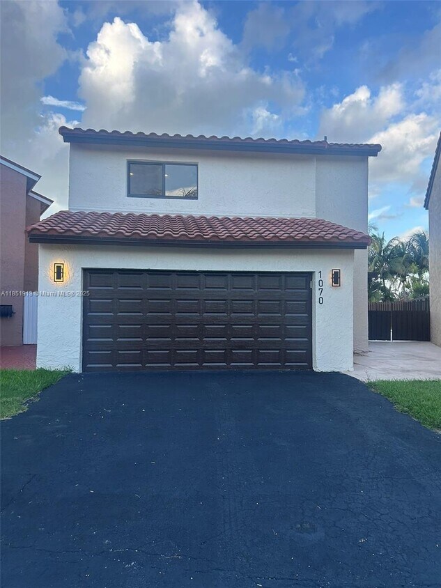Foto principal - 1070 SW 135th Pl
