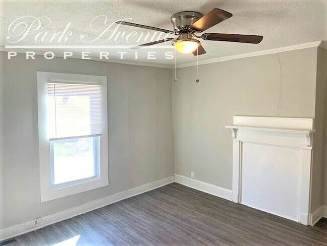 Foto del edificio - 101 Fowler Ave