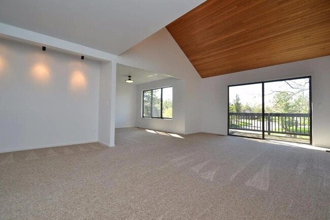 Building Photo - 13 Northwick Ct