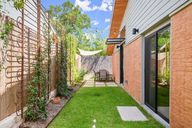 Building Photo - 1808 Loreto Dr