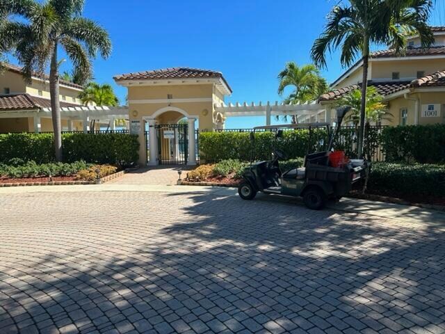 Foto principal - 1110 Lake Shore Dr