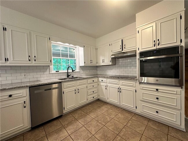 Building Photo - 4794 Cambridge Dr