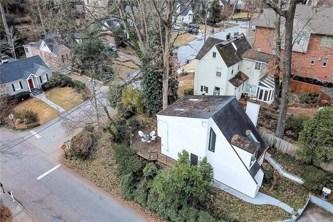 Building Photo - 270 Peachtree Way NE
