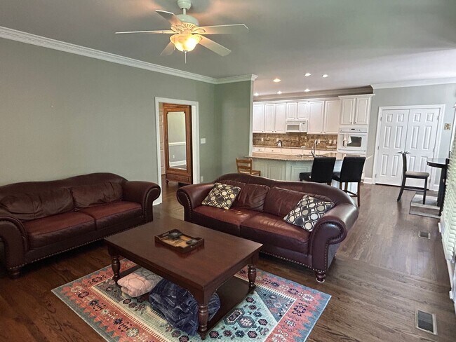 Foto del edificio - 4 Bed | 2.5 Bath House in Morrisville with...