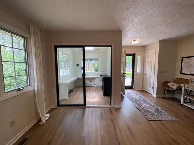 Building Photo - 105 Longleaf Rd