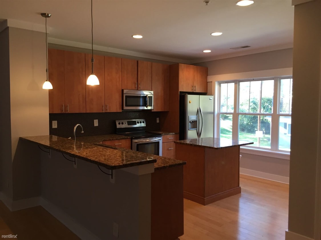 Primary Photo - 3 br, 2.5 bath Condo - 1721 Matheson Ave F...