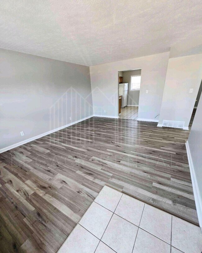 Foto del edificio - 107 Robbins Dr