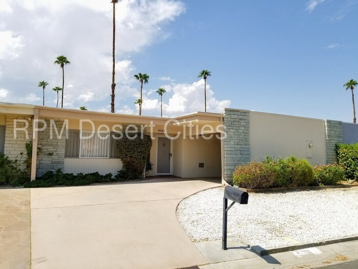Primary Photo - Charming Palm Desert Golf Course Condo