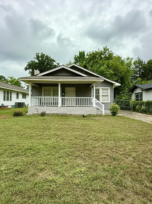 Building Photo - 1816 St Charles Ave SW