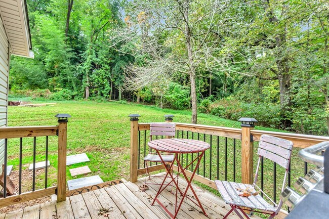 Foto del edificio - 4481 McLain Cir