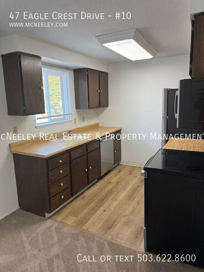 Foto del edificio - 47 Eagle Crest Dr