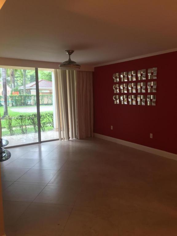 Foto del edificio - 1733 Village Blvd