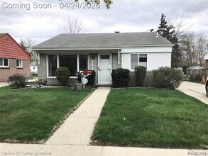 Building Photo - 31217 Cherry Hill Rd