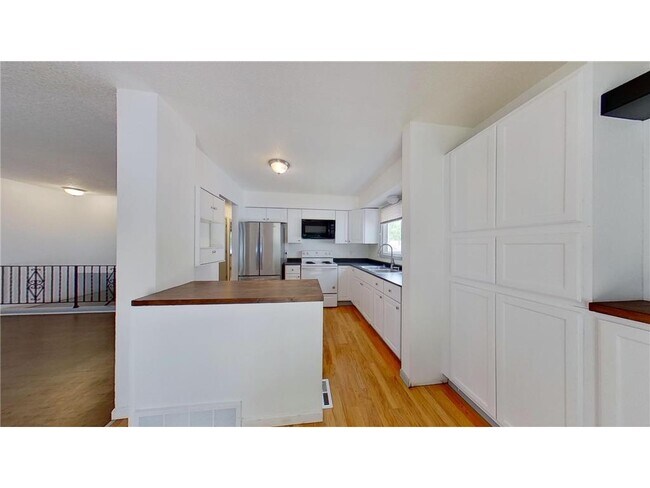 Foto del edificio - 3052 Grimes Ave N