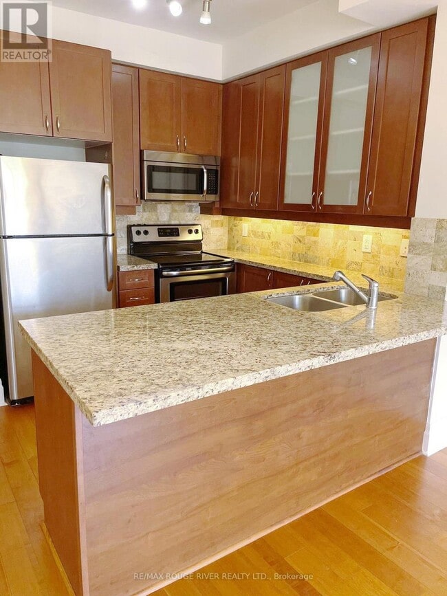 Building Photo - 111 Upper Duke Crescent