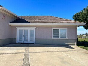 Building Photo - 10767 Hale Ave