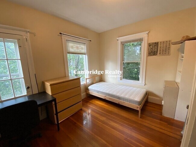 Building Photo - 270 Harvard St