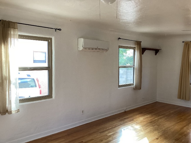 Building Photo - 414 Princeton Dr SE