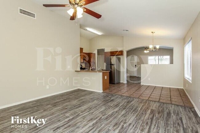 Foto del edificio - 1110 N 89th St
