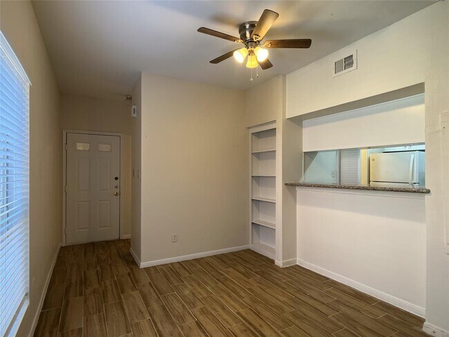 6555 Harbor Town Dr Houston Tx 77036