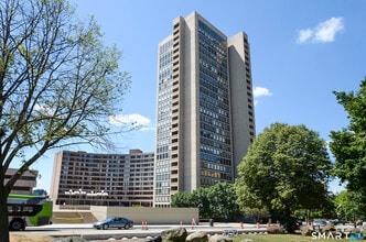 Building Photo - 1 Gold St