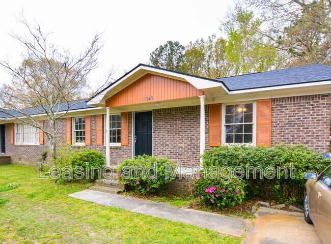 Building Photo - 1045 Harborview Road