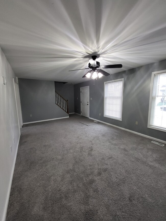 Foto del edificio - 385 S Cannon Ave